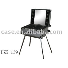 Aluminum cosmetic case with 4 legs